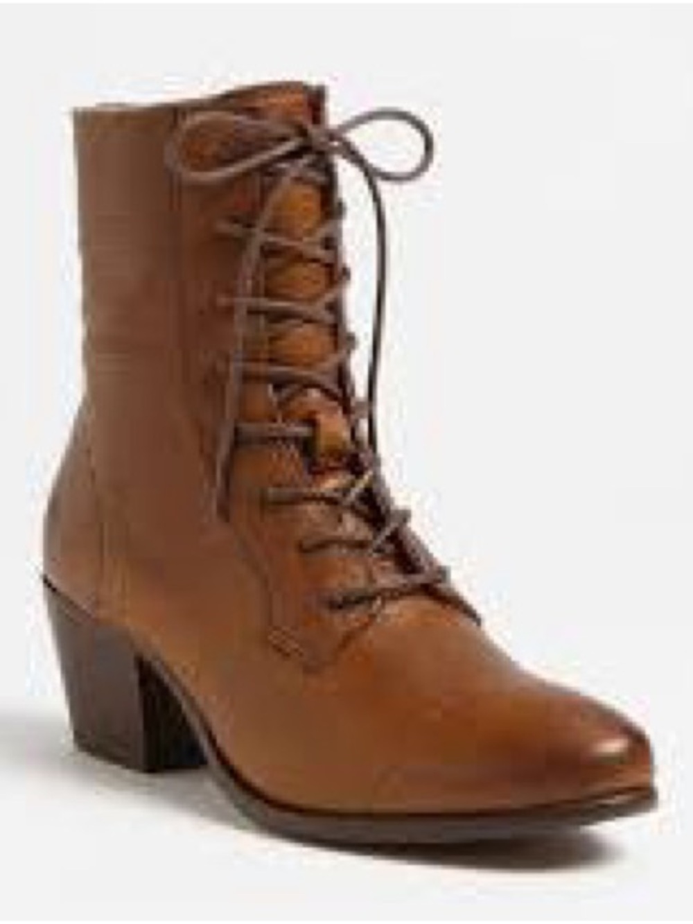 Frye Courtney lace up
Boot in warm  cognac
